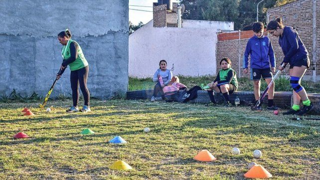 Meraki cuenta con cuatro equipos compitiendo en el torneo de la Federación Entrerriana de Hockey Meraki cuenta con cuatro equipos compitiendo en el torneo de la Federación Entrerriana de Hockey