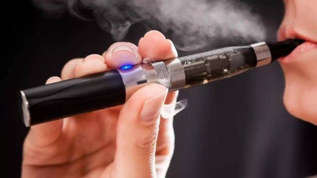 El Gobierno libera el mercado de vapeadores y crea un registro obligatorio para controlarlos El Gobierno libera el mercado de vapeadores y crea un registro obligatorio para controlarlos