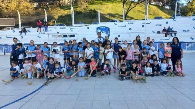 Hockey sobre patines: Rowing organiza una jornada distinta. Hockey sobre patines: Rowing organiza una jornada distinta.