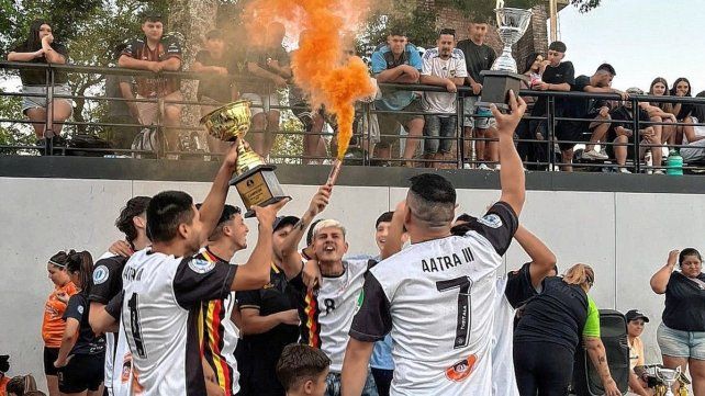 Club AATRA III ganó los dos torneos de la División A de la Asociación Paranaense de Futsal Club AATRA III ganó los dos torneos de la División A de la Asociación Paranaense de Futsal