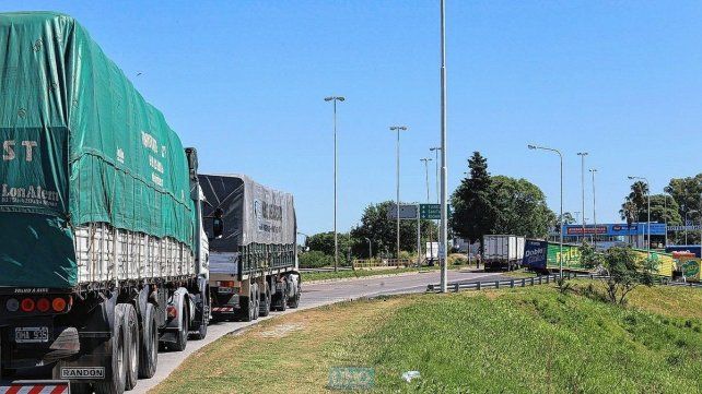 Crean una mesa de trabajo para abordar la emergencia del transporte de carga. Crean una mesa de trabajo para abordar la emergencia del transporte de carga.