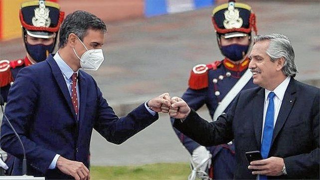 Una rodillera para Alberto Fernández
