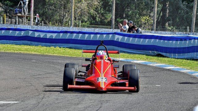 En las Categorías Provinciales, Sofía Percara ganó en Fórmula Entrerriana. (Foto Gentileza Juan Iribarren) En las Categorías Provinciales, Sofía Percara ganó en Fórmula Entrerriana. (Foto Gentileza Juan Iribarren)