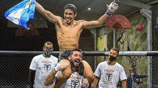 Francisco Sola se consagró en las Artes Marciales Mixtas