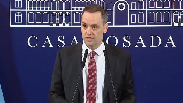 El vocero presidencial confirmó que se revisan contratos y se suspende la pauta oficial. El vocero presidencial confirmó que se revisan contratos y se suspende la pauta oficial.