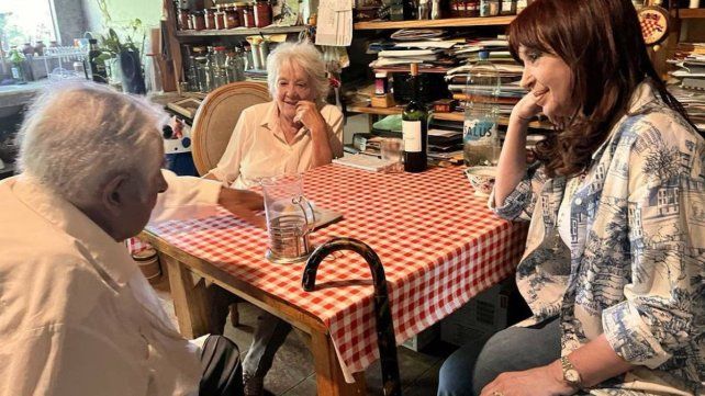 Cristina Fernández se reencontró con Pepe Mujica en Uruguay Cristina Fernández se reencontró con Pepe Mujica en Uruguay