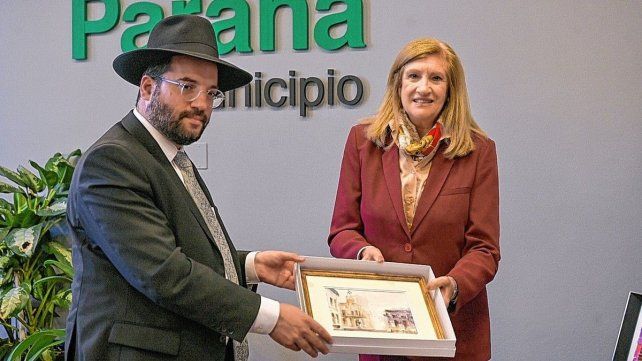 La intendenta Rosario Romero recibió del Rabino Hamra la invitación para participar del Encuentro Federal por la Memoria el 1° de julio La intendenta Rosario Romero recibió del Rabino Hamra la invitación para participar del Encuentro Federal por la Memoria el 1° de julio