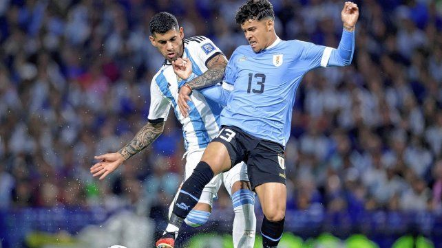 Argentina iguala sin goles ante Uruguay. Argentina iguala sin goles ante Uruguay.