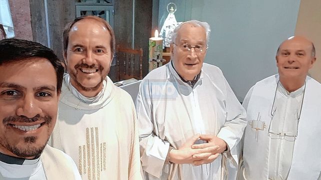 Comunidad. El sacerdote vive en la casa parroquial de Santa Teresita desde el año 2000.