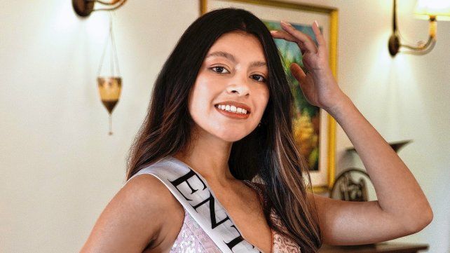 Denise tiene 22 años y estudia Medicina Denise tiene 22 años y estudia Medicina