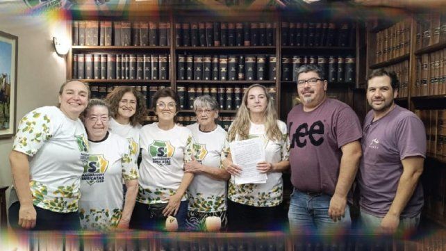 Suricatas y Alumni firmaron un convenio y compartirán el piso deportivo. Suricatas y Alumni firmaron un convenio y compartirán el piso deportivo.