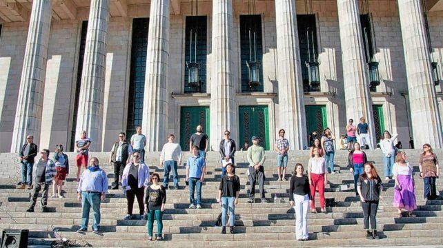 Cantantes Líricos de Entre Ríos ofrecerán concierto a la gorra