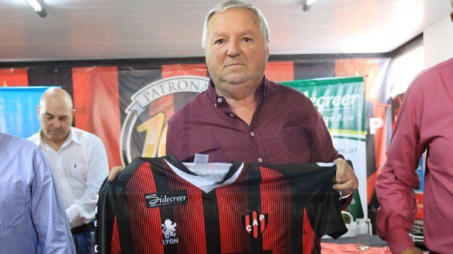 Miguel Hollman, con la camiseta titular de Patronato, el club de sus amores. Foto UNO Diego Arias