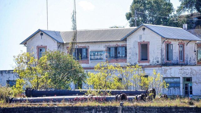La Escuela 100, modelo por su orientación en construcciones navales.