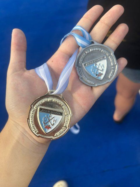 La Sub 19 del CAE superó a CUNE por 3 a 0 en la final y obtuvo el ascenso. La Sub 19 del CAE superó a CUNE por 3 a 0 en la final y obtuvo el ascenso.