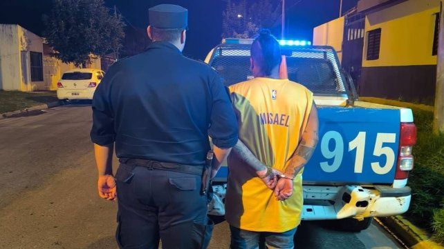 La policía detuvo al posible autor de los disparos que lesionaron a una mujer en Paraná. La policía detuvo al posible autor de los disparos que lesionaron a una mujer en Paraná.