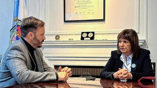 Patricia Bullrich fue invitada por Francisco Azcué. Patricia Bullrich fue invitada por Francisco Azcué.