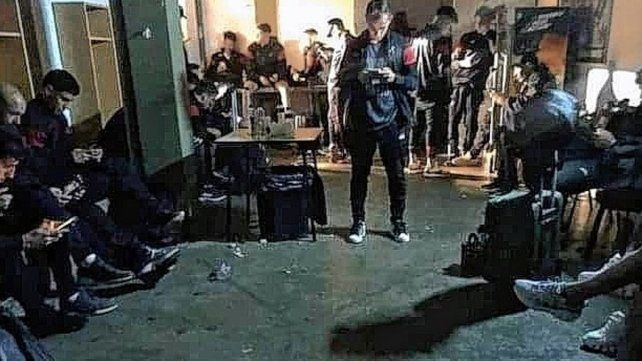 Los jugadores de Patronato y una larga noche.