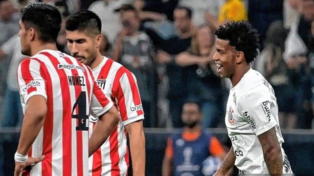 Estudiantes de La Plata cayó en su visita a Brasil. Estudiantes de La Plata cayó en su visita a Brasil.