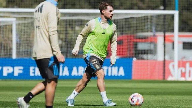 La Selección Argentina volvió a los entrenamientos y piensa en Ecuador. La Selección Argentina volvió a los entrenamientos y piensa en Ecuador.
