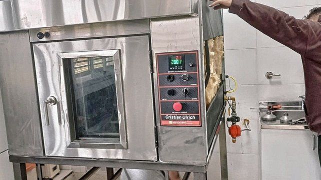 El nuevo horno del taller de pandería se logró gracias a la solidaridad y el esfuerzo de mucha gente
