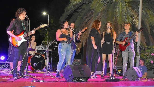 Ale Bravo y la AL Blues se abocan al blues tradicional