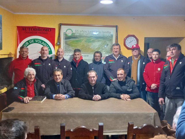 La flamante dirigencia del Club de Volantes Entrerrianos. La flamante dirigencia del Club de Volantes Entrerrianos.