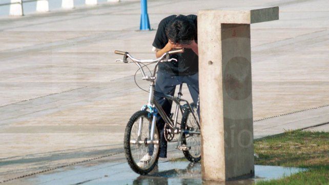 Ola de calor: en Entre Ríos este lunes la temperatura alcanzará los 34 grados Ola de calor: en Entre Ríos este lunes la temperatura alcanzará los 34 grados