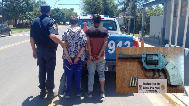 Detuvieron a un menor y un joven por amenazar con un arma a una mujer en Paraná. Detuvieron a un menor y un joven por amenazar con un arma a una mujer en Paraná.