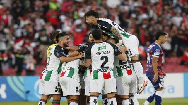 Unión de Santa Fe cayó ante Palestino en Santiago de Chile. Unión de Santa Fe cayó ante Palestino en Santiago de Chile.