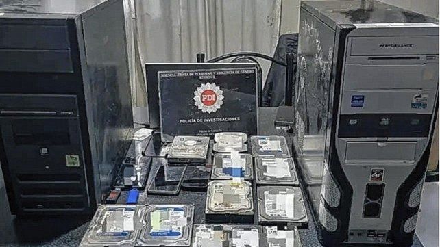 En Rosario también secuestraron elementos anexados a la causa. En Rosario también secuestraron elementos anexados a la causa.