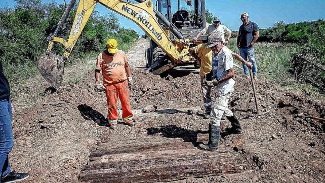 Arreglo del puente en la zona de El Redomón. Arreglo del puente en la zona de El Redomón.