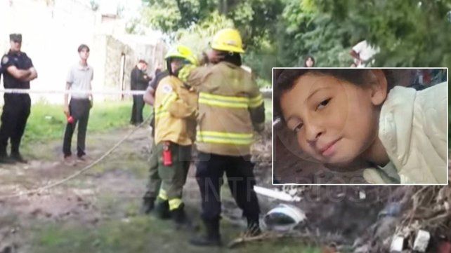 Chiara Barrios sigue sin aparecer luego de haber sido arrastrada por el agua junto a su madre. Chiara Barrios sigue sin aparecer luego de haber sido arrastrada por el agua junto a su madre.