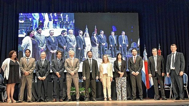 Francisco Azcué presentó a su nuevo gabinete. Francisco Azcué presentó a su nuevo gabinete.