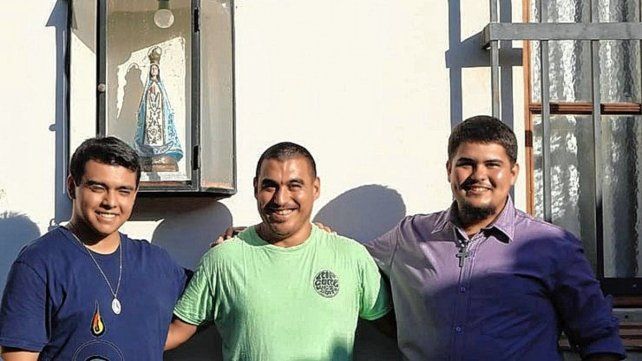 Seminaristas. Tres jóvenes ingresaron al Seminario de Paraná. Luis Gómez de Bovril; Lázaro Stegman de Sauce de Luna y Mariano Díaz de Santa Elena.