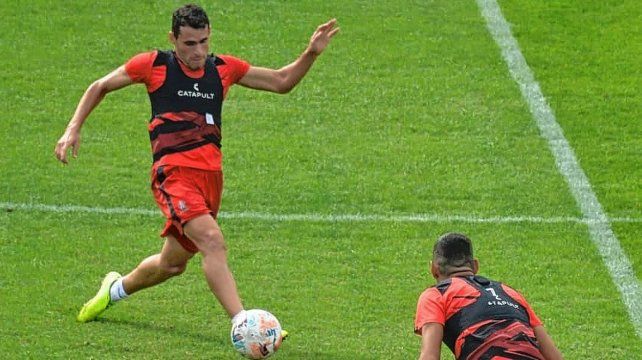 Franco Leys es el reemplazo natural de Fabio Vázquez en el mediocampo de Patronato.