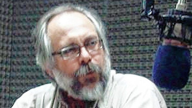 Maldonado. Poeta, compositor, periodista que fogonea el arte en radio y papel.