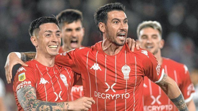 Huracán derrotó 1 a 0 a Gimnasia en una final por la permanencia. Huracán derrotó 1 a 0 a Gimnasia en una final por la permanencia.