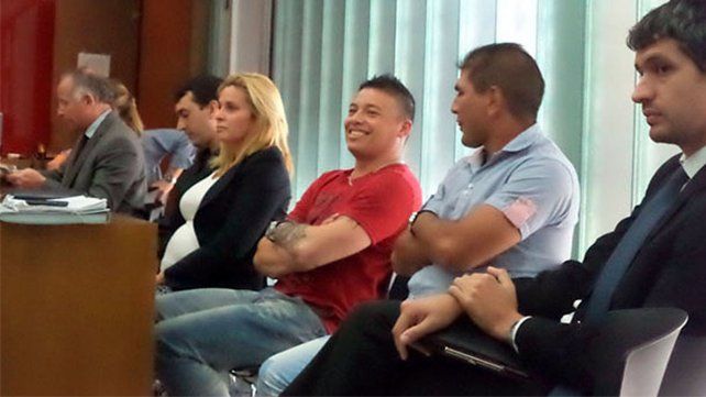 Alem (de rojo), también conocido en el mundo del hampa como 'Negro' o 'Chula' Alem (de rojo), también conocido en el mundo del hampa como 'Negro' o 'Chula'