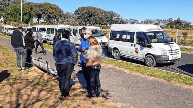 Transportistas de personas con discapacidad amenazan con cortar el servicio