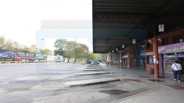 El servicio de colectivos que unen destinos en el interior de la provincia se encuentra totalmente paralizado