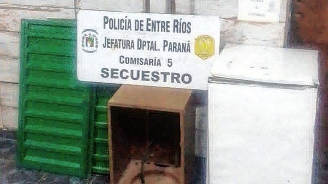 El robo se produjo en la iglesia Adventista de República de Siria y Ameghino de Paraná. Al pasar por una cantera los vio la policía y comenzó la persecución 