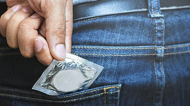 Los preservativos son fundamentales para evitar las ETS. Los preservativos son fundamentales para evitar las ETS.