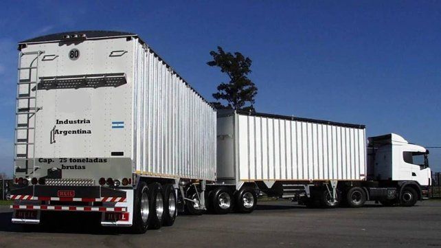 Fuertes críticas al permiso para que los camiones bitrenes circulen en todas las rutas Fuertes críticas al permiso para que los camiones bitrenes circulen en todas las rutas