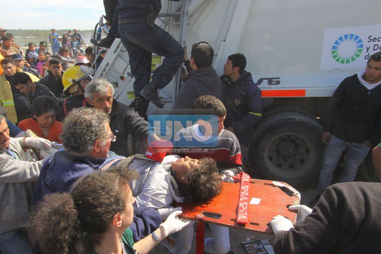 Una ambulancia aguardaba en el lugar para trasladarlo de urgencia.