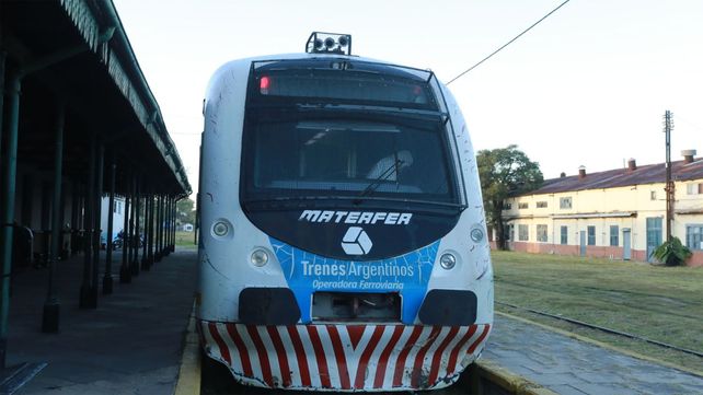 Desde el lunes 8 de julio viajar en tren desde Paraná a Colonia Avellaneda será más caro. Se trata del segundo incremento en lo que va del año. Estiman que puede bajar el número de pasajeros dado los costos Desde el lunes 8 de julio viajar en tren desde Paraná a Colonia Avellaneda será más caro. Se trata del segundo incremento en lo que va del año. Estiman que puede bajar el número de pasajeros dado los costos