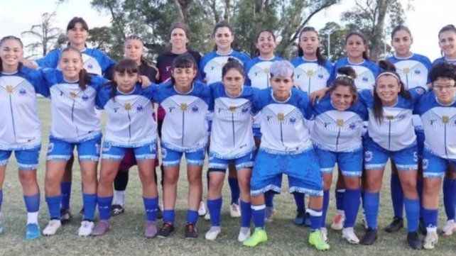 Bahía Blanca: subcampeonas entrerrianas donaron su premio a ex compañera damnificada Bahía Blanca: subcampeonas entrerrianas donaron su premio a ex compañera damnificada