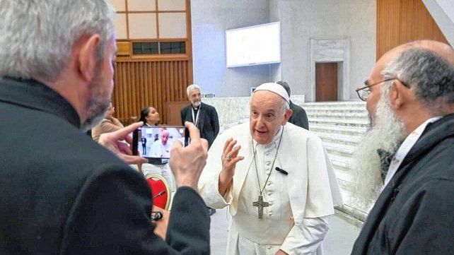 Mensaje. Brassesco grabó un saludo del Papa Francisco junto a monseñor Rubén González, obispo de Ponce, Puerto Rico, para el simposio misionológico preparatorio al CAM 6. Mensaje. Brassesco grabó un saludo del Papa Francisco junto a monseñor Rubén González, obispo de Ponce, Puerto Rico, para el simposio misionológico preparatorio al CAM 6.