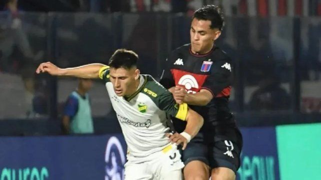 Con una enorme polémica, Tigre y Defensa empataron 1 a 1. Con una enorme polémica, Tigre y Defensa empataron 1 a 1.