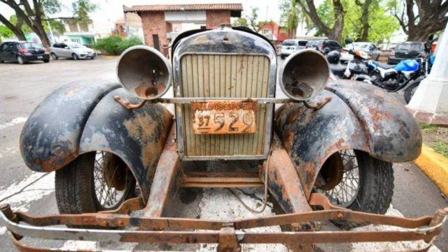 Paraná: recuperaron un vehículo antiguo del Complejo Escuela Hogar y será restaurado Paraná: recuperaron un vehículo antiguo del Complejo Escuela Hogar y será restaurado